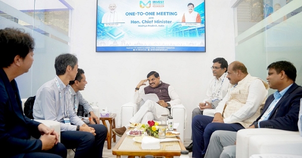 मुख्यमंत्री डॉ. मोहन यादव ने नई दिल्ली में सेमीकंडक्टर इंडिया : 2026 में निवेशकों के साथ वन-टू-वन चर्चा की मुख्यमंत्री डॉ. मोहन यादव ने नई दिल्ली में सेमीकंडक्टर इंडिया : 2026 में निवेशकों के साथ वन-टू-वन चर्चा की