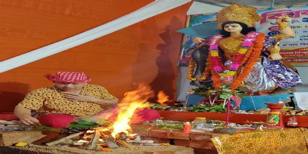 जादवपुरविश्वविद्यालयस्य द्वयोः परिसरसु अभाविपया विश्वकर्मापूजनम् आयोजितम्