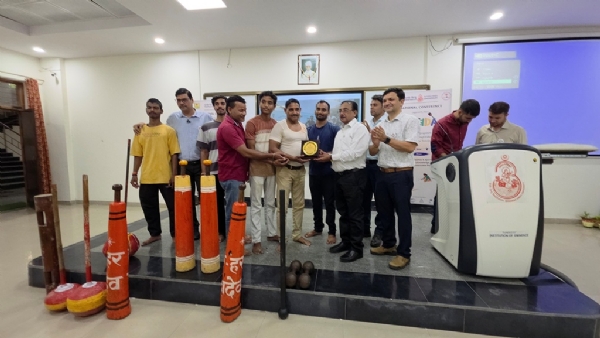 ‘अखाड़ा मिट्टी में लिखी देह का व्याकरण’ पर विशेष प्रस्तुति ‘अखाड़ा मिट्टी में लिखी देह का व्याकरण’ पर विशेष प्रस्तुति