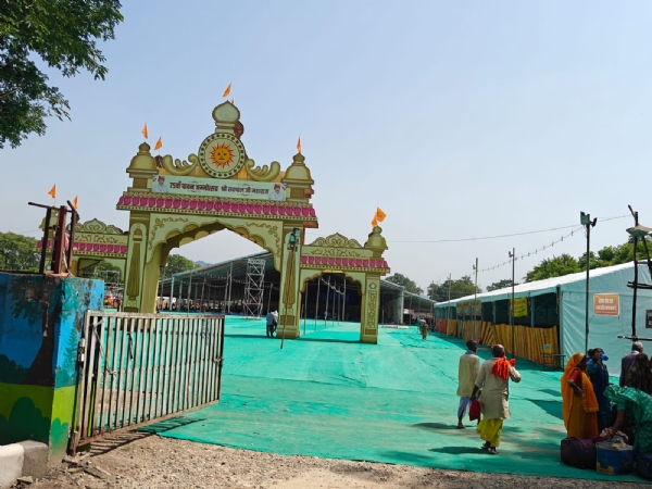 ऋषिकुल मैदान पर चल रही तैयारी ऋषिकुल मैदान पर चल रही तैयारी