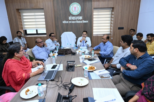 अंतरविभागीय समन्वय बैठक  में शामिल अधिकारी-कर्मचारी