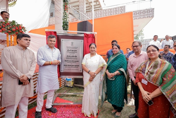 नजफगढ़ विधानसभा क्षेत्र में 25 करोड़ के विकास कार्यों की शुरुआत करती मुख्यमंत्री रेखा गुप्ता