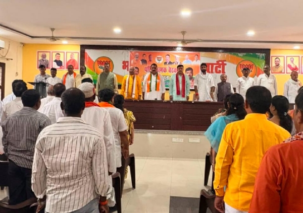 भाजपा कार्यालय सिविल लाइन में हुई बैठक का छाया चित्र भाजपा कार्यालय सिविल लाइन में हुई बैठक का छाया चित्र