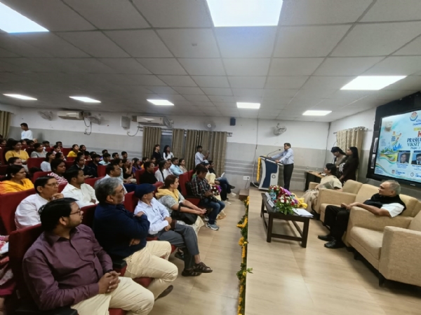 लखनऊ विश्वविद्यालय के लोक प्रशासन विभाग में “किस्सा प्रशासन का :अध्याय 1 – विकसित भारत@2047” विषय पर विशेष व्याख्यान लखनऊ विश्वविद्यालय के लोक प्रशासन विभाग में “किस्सा प्रशासन का :अध्याय 1 – विकसित भारत@2047” विषय पर विशेष व्याख्यान