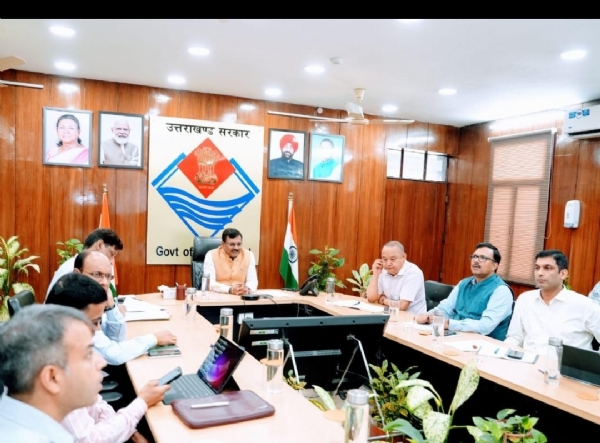 मुख्य सचिव आनंद बर्द्धन गुरुवार को सचिवालय में बैठक करते। मुख्य सचिव आनंद बर्द्धन गुरुवार को सचिवालय में बैठक करते।