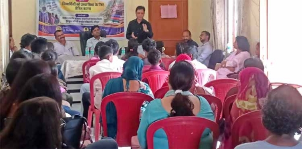 जन-जागृति कार्यक्रम के दौरान जन-जागृति कार्यक्रम के दौरान