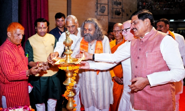 रवींद्र भवन में उमड़ा जनसैलाब, रामजन्मभूमि आंदोलन से सामाजिक समरसता तक गूंजा अशोक सिंघल का स्मरण रवींद्र भवन में उमड़ा जनसैलाब, रामजन्मभूमि आंदोलन से सामाजिक समरसता तक गूंजा अशोक सिंघल का स्मरण