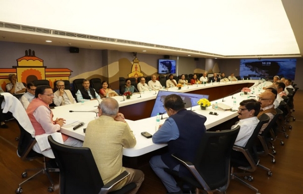 मुख्यमंत्री पुष्कर सिंह धामी की उपस्थिति में नई दिल्ली स्थित उत्तराखंड निवास में विभिन्न संस्थानों से जुड़े प्रवासी उत्तराखंडियों और बुद्धिजीवियों के साथ संवाद कार्यक्रम। मुख्यमंत्री पुष्कर सिंह धामी की उपस्थिति में नई दिल्ली स्थित उत्तराखंड निवास में विभिन्न संस्थानों से जुड़े प्रवासी उत्तराखंडियों और बुद्धिजीवियों के साथ संवाद कार्यक्रम।