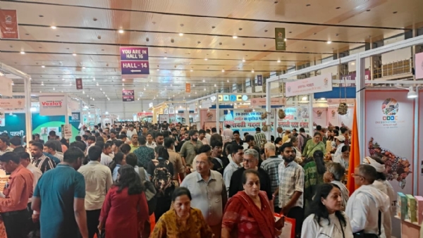ट्रेड शो में उमड़ी भीड़ की फोटो