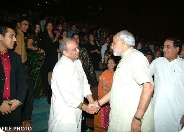 प्रधानमंत्री नरेंद्र मोदी के साथ गौरांग व्यास की फाइल फोटो
