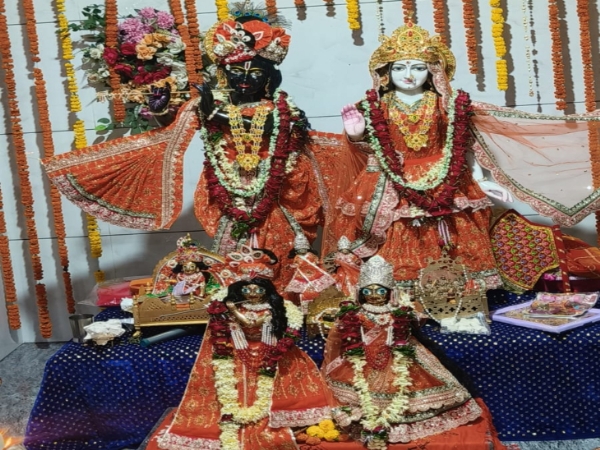 पेठा लाइन नयापारा के श्री बांके बिहारी मंदिर