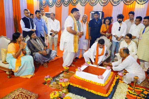 शुभेंदु अधिकारी ने किया शिलान्यास
