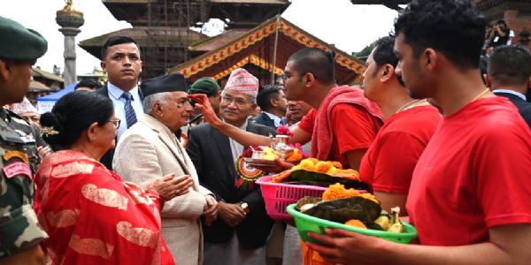 जन्माष्टम्याः अवसरे नेपालस्य राष्ट्रपतिः पाटनस्य कृष्ण मंदिरेऽकरोत् पूजाम्-अर्चनां च