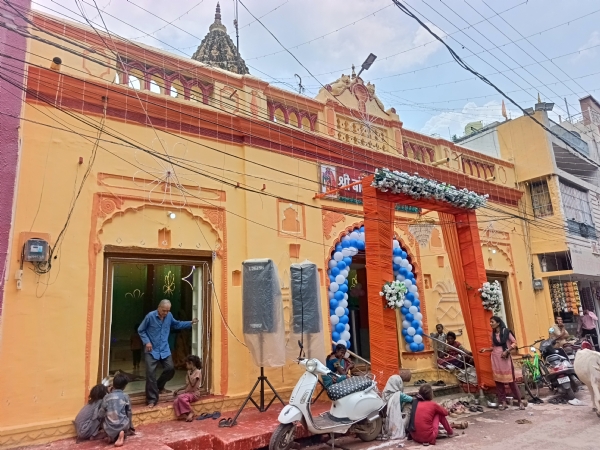 सदर बाजार रोड स्थित बांके बिहारी मंदिर। सदर बाजार रोड स्थित बांके बिहारी मंदिर।
