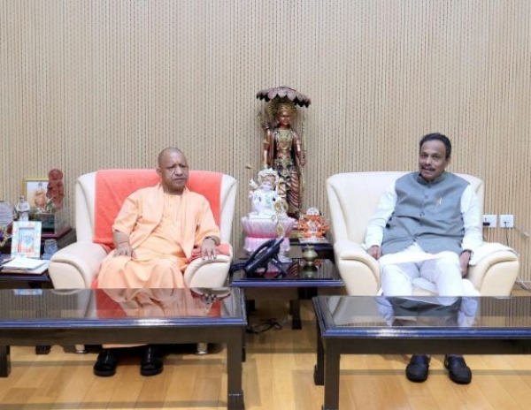 मुख्यमंत्री योगी के साथ प्रदेश भाजपा प्रभारी विनोद तावड़े मुख्यमंत्री योगी के साथ प्रदेश भाजपा प्रभारी विनोद तावड़े
