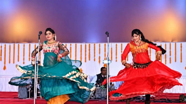 लोकनृत्य कलाकार फाइल फाेटाे लोकनृत्य कलाकार फाइल फाेटाे