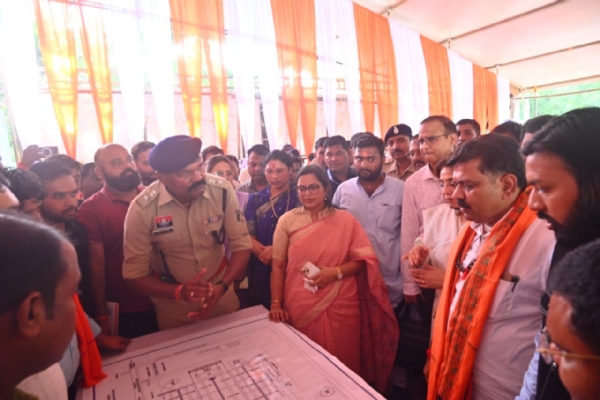उपमुख्यमंत्री विजय शर्मा केंद्रीय मंत्री के दाैरे की तैयारियाें का स्थल निरीक्षण करते हुए