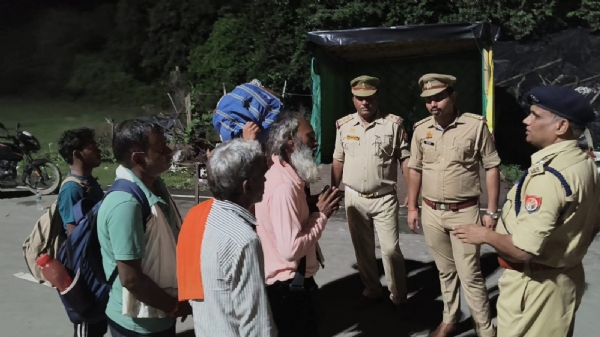 निरीक्षण करते एएसपी निरीक्षण करते एएसपी